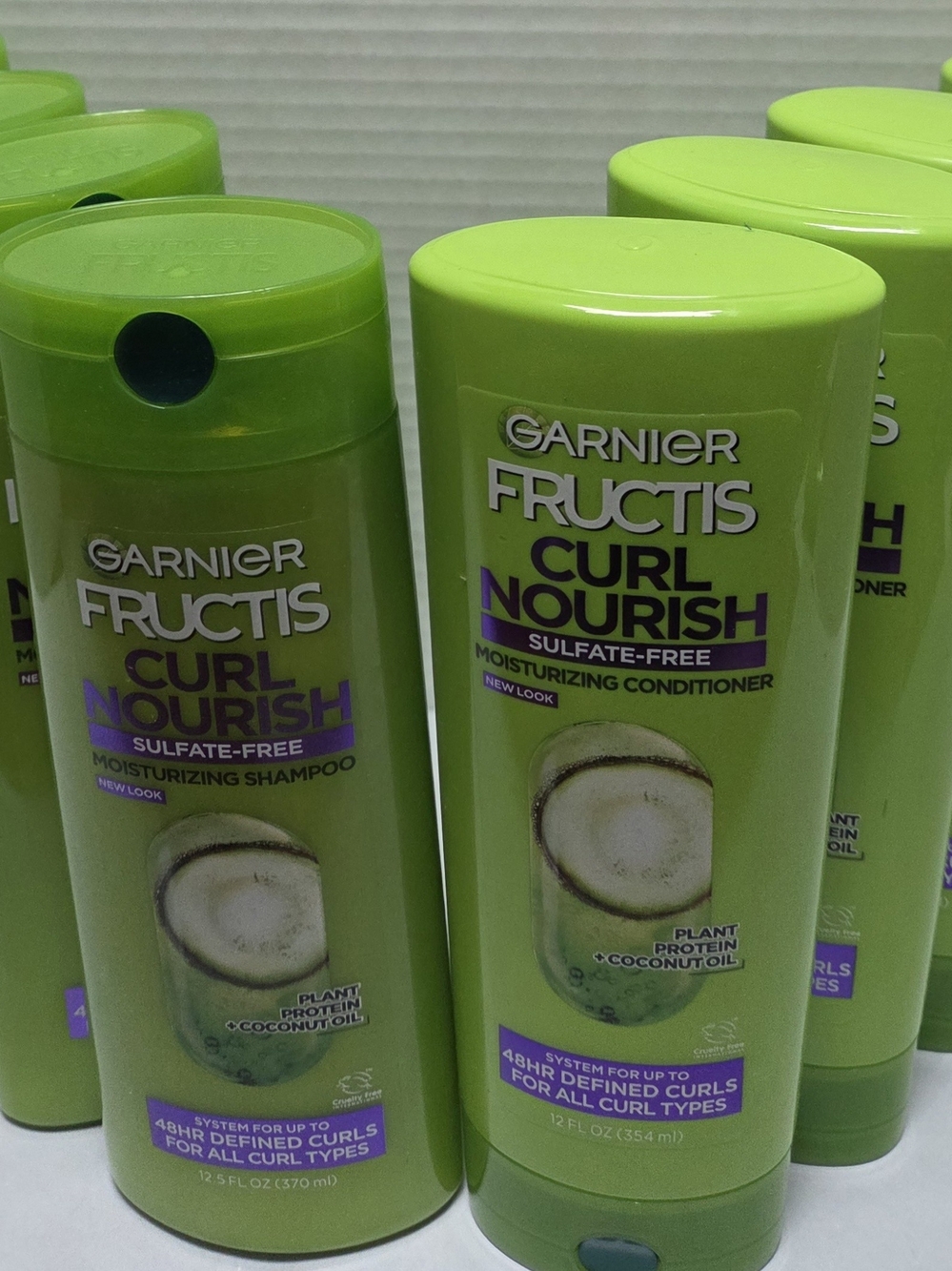 10 Garnier Fructis Curl Nourish Sulfate-Free Conditioner & shampoo— Green - Picture 2 of 3